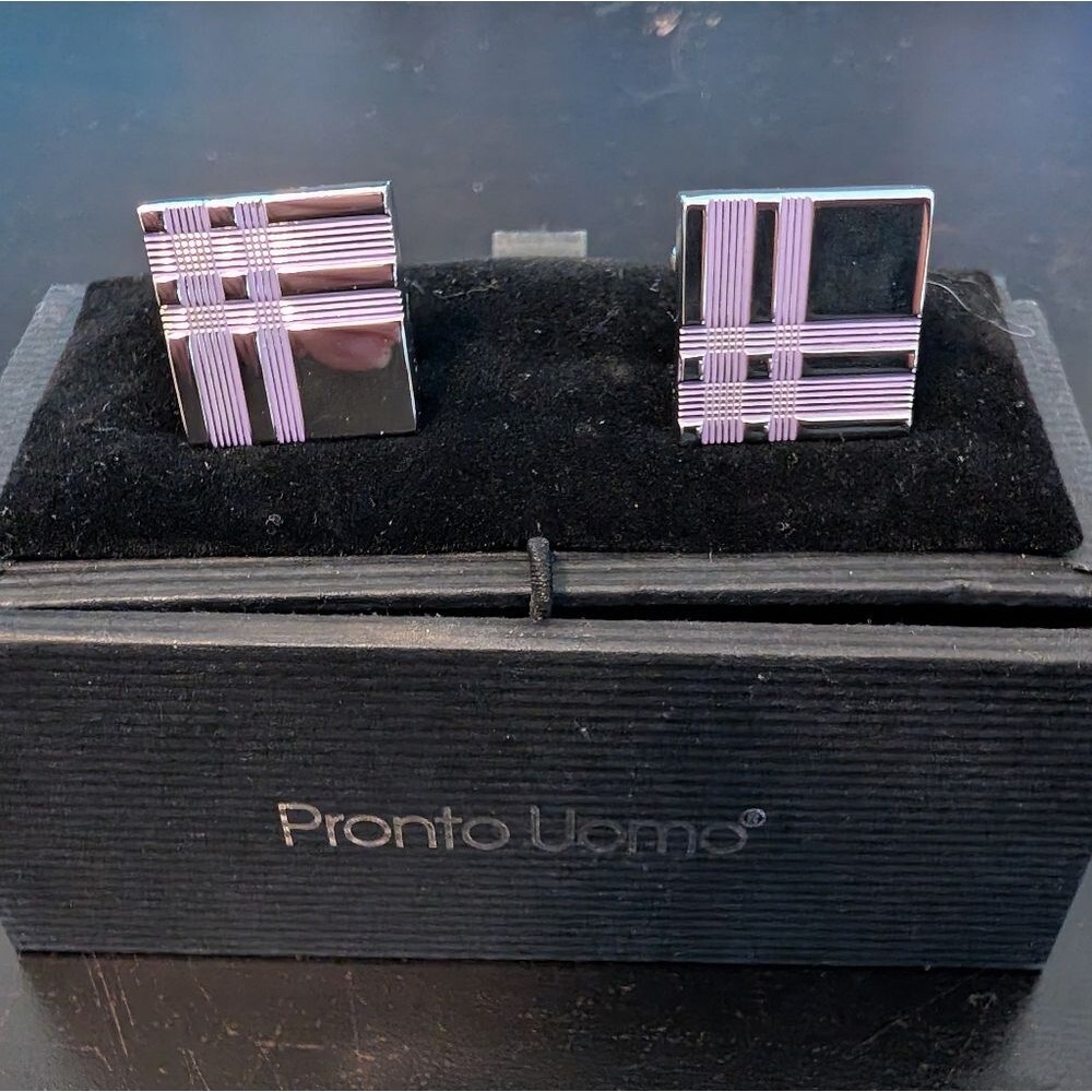Pronto Uomo Stylish Silver and Lavender Cufflinks